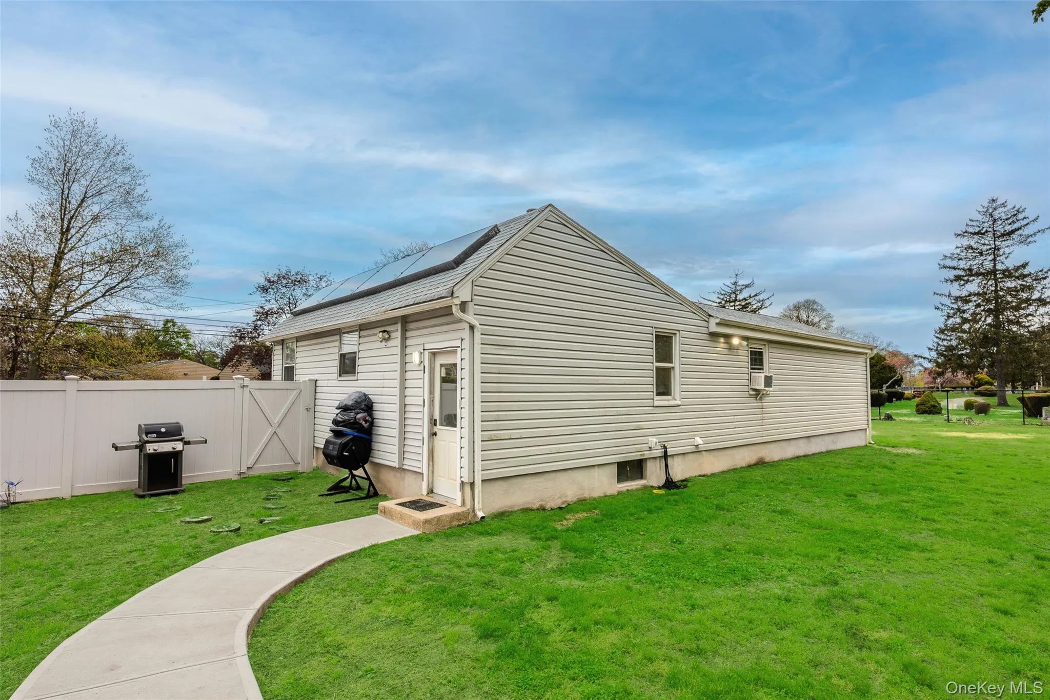 73 Harrison Avenue, Babylon, NY, 3 Bedrooms Bedrooms, 5 Rooms Rooms,1 BathroomBathrooms,Residential,For Rent,Harrison,0,990922 73 Harrison Avenue, Babylon, NY, 3 Bedrooms Bedrooms, 5 Rooms Rooms,1 BathroomBathrooms,Residential,For Rent,Harrison,0,990922