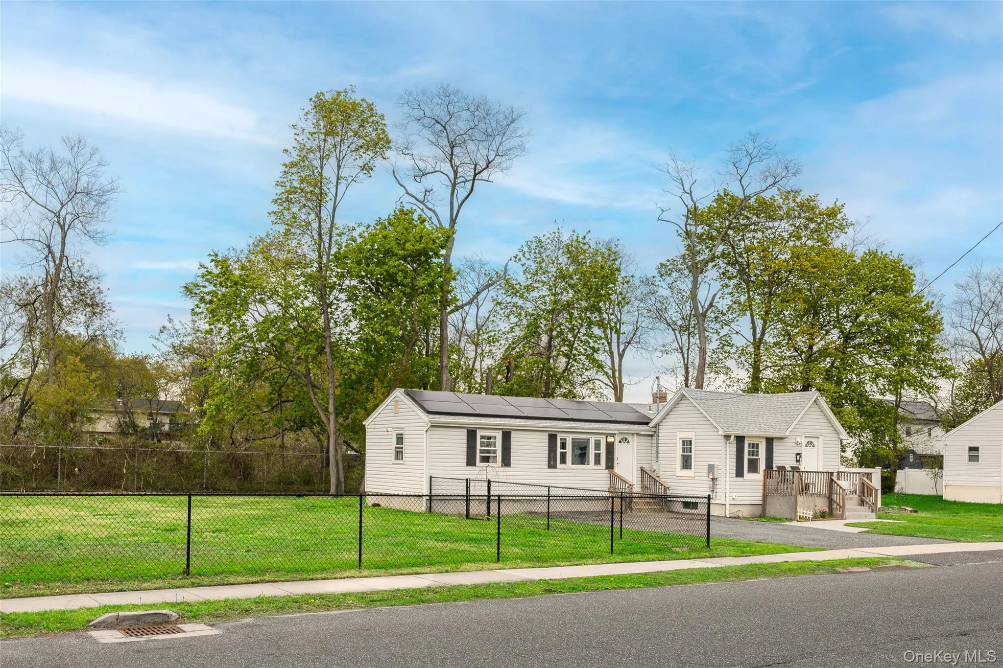 73 Harrison Avenue, Babylon, NY, 3 Bedrooms Bedrooms, 5 Rooms Rooms,1 BathroomBathrooms,Residential,For Rent,Harrison,0,990922 73 Harrison Avenue, Babylon, NY, 3 Bedrooms Bedrooms, 5 Rooms Rooms,1 BathroomBathrooms,Residential,For Rent,Harrison,0,990922