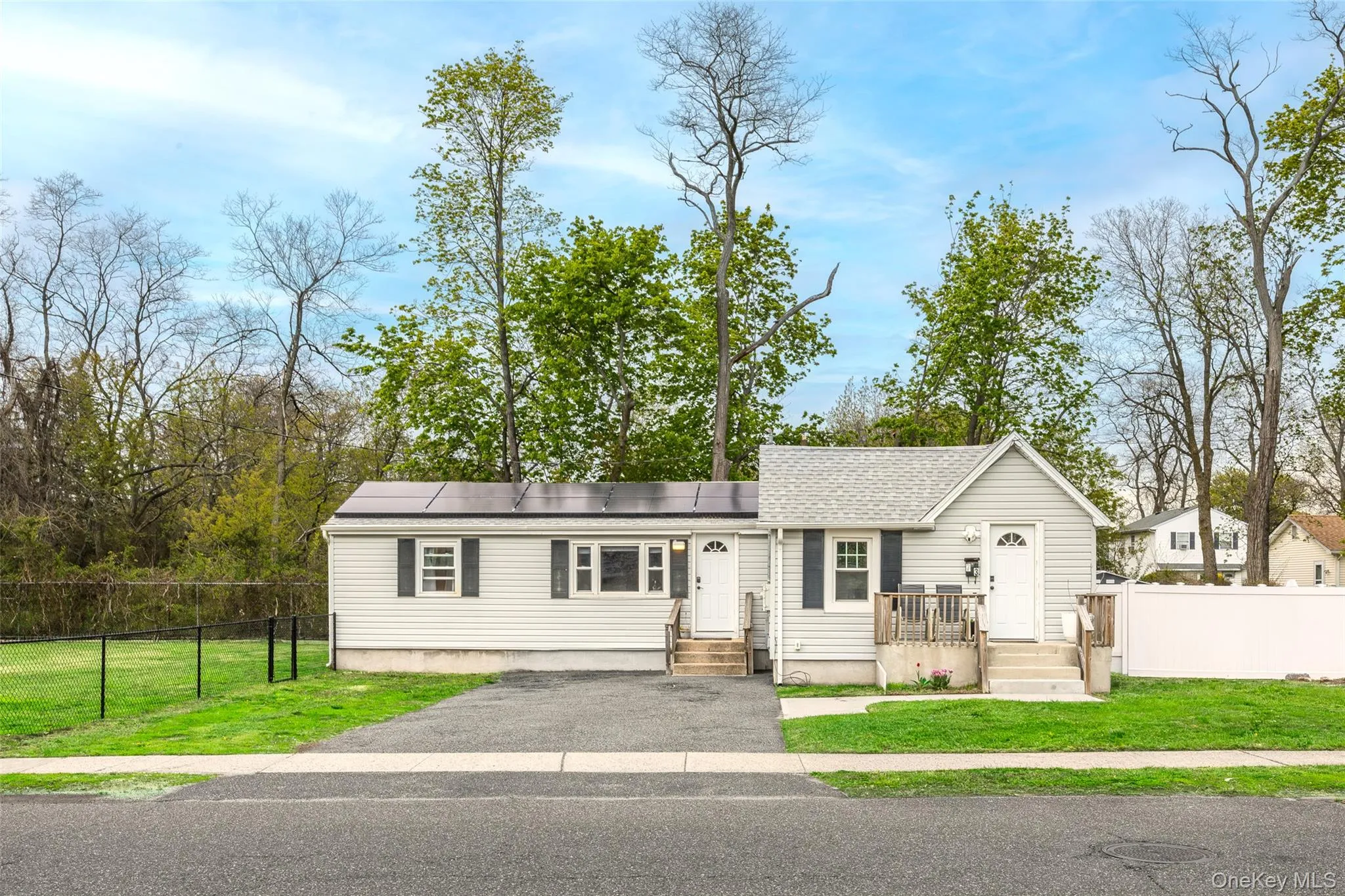 73 Harrison Avenue, Babylon, NY, 3 Bedrooms Bedrooms, 5 Rooms Rooms,1 BathroomBathrooms,Residential,For Rent,Harrison,0,990922 73 Harrison Avenue, Babylon, NY, 3 Bedrooms Bedrooms, 5 Rooms Rooms,1 BathroomBathrooms,Residential,For Rent,Harrison,0,990922