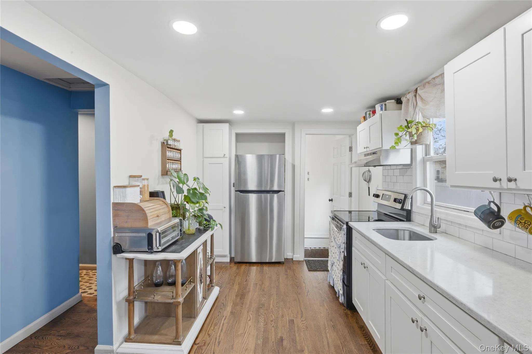 73 Harrison Avenue, Babylon, NY, 3 Bedrooms Bedrooms, 5 Rooms Rooms,1 BathroomBathrooms,Residential,For Rent,Harrison,0,990922 73 Harrison Avenue, Babylon, NY, 3 Bedrooms Bedrooms, 5 Rooms Rooms,1 BathroomBathrooms,Residential,For Rent,Harrison,0,990922