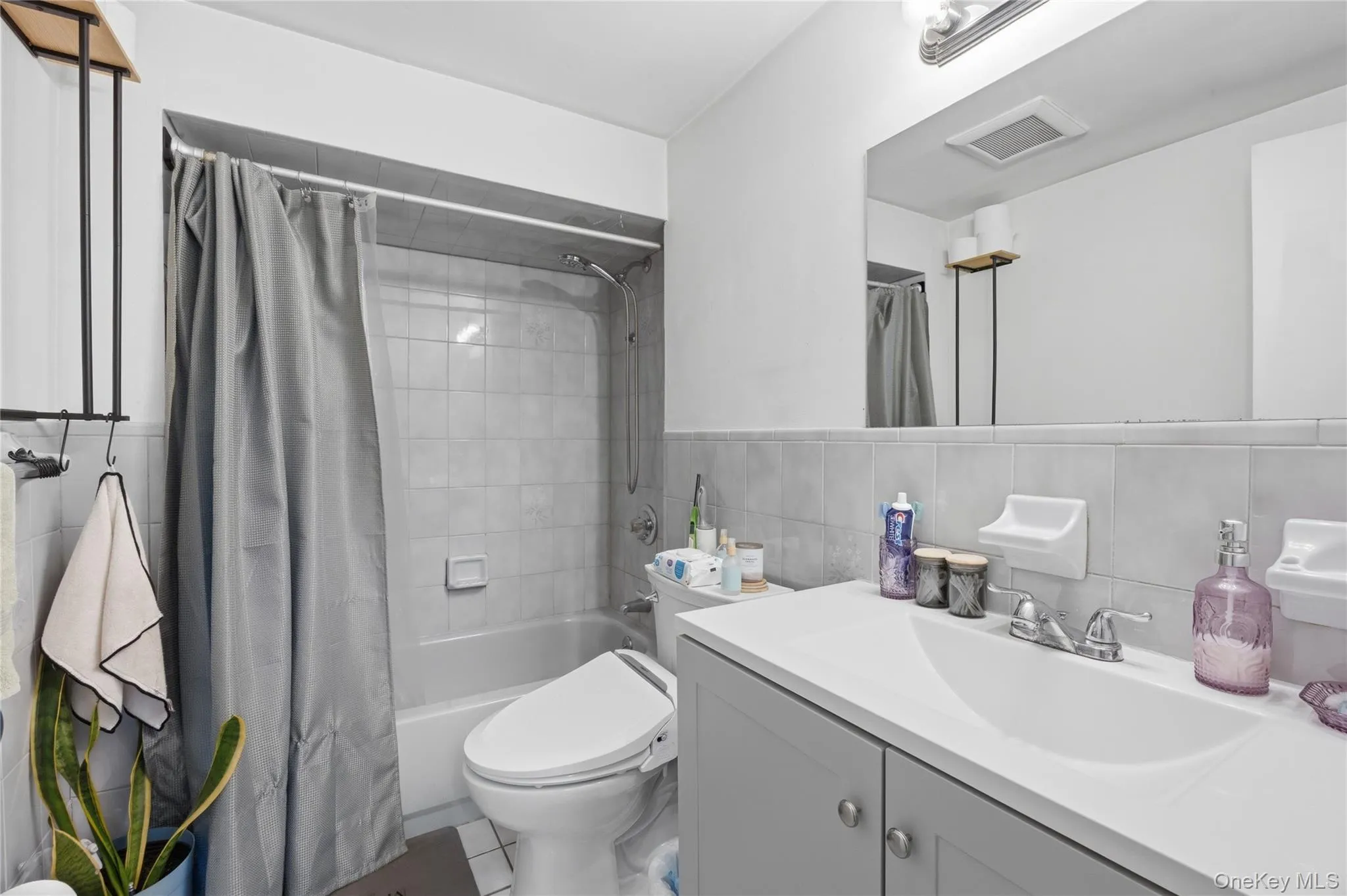 73 Harrison Avenue, Babylon, NY, 3 Bedrooms Bedrooms, 5 Rooms Rooms,1 BathroomBathrooms,Residential,For Rent,Harrison,0,990922 73 Harrison Avenue, Babylon, NY, 3 Bedrooms Bedrooms, 5 Rooms Rooms,1 BathroomBathrooms,Residential,For Rent,Harrison,0,990922