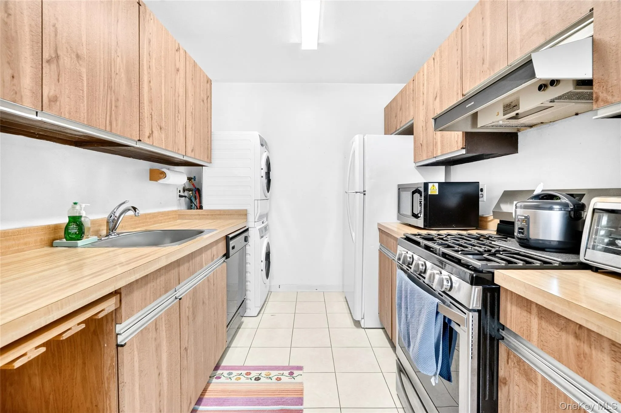 23 Hillside Terrace, White Plains, NY, 2 Bedrooms Bedrooms, 7 Rooms Rooms,1 BathroomBathrooms,Residential,For Rent,Hillside,0,KEY990923 23 Hillside Terrace, White Plains, NY, 2 Bedrooms Bedrooms, 7 Rooms Rooms,1 BathroomBathrooms,Residential,For Rent,Hillside,0,KEY990923