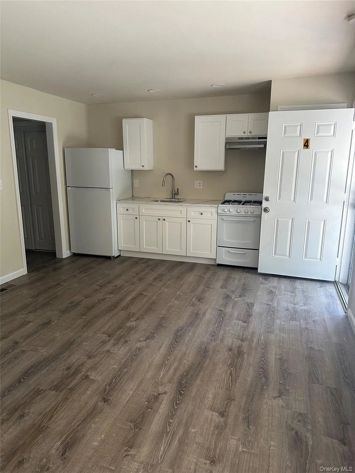 360 Larkfield Road, Huntington, NY, 1 Bedroom Bedrooms, 3 Rooms Rooms,1 BathroomBathrooms,Residential Lease,For Rent,Larkfield,0,990927 360 Larkfield Road, Huntington, NY, 1 Bedroom Bedrooms, 3 Rooms Rooms,1 BathroomBathrooms,Residential Lease,For Rent,Larkfield,0,990927