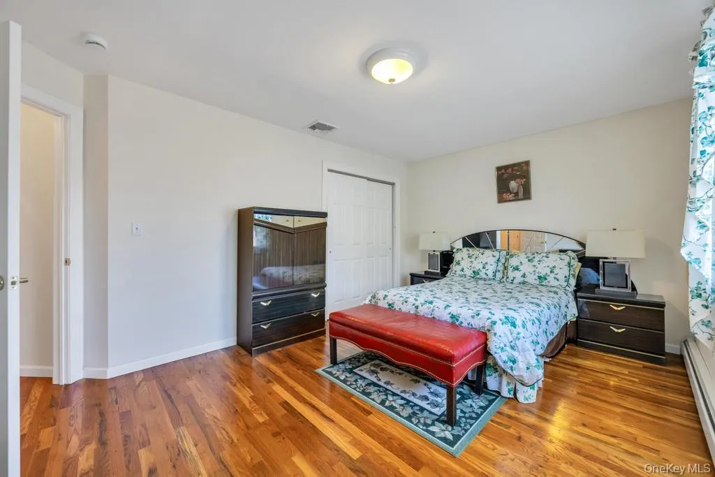 64 Cottage Place, North Hempstead, NY, 4 Bedrooms Bedrooms, 8 Rooms Rooms,3 BathroomsBathrooms,Residential,For Rent,Cottage,0,990928 64 Cottage Place, North Hempstead, NY, 4 Bedrooms Bedrooms, 8 Rooms Rooms,3 BathroomsBathrooms,Residential,For Rent,Cottage,0,990928