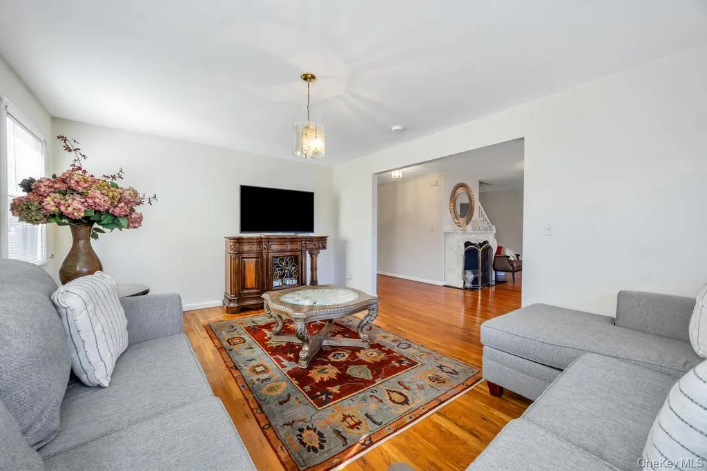 64 Cottage Place, North Hempstead, NY, 4 Bedrooms Bedrooms, 8 Rooms Rooms,3 BathroomsBathrooms,Residential,For Rent,Cottage,0,990928 64 Cottage Place, North Hempstead, NY, 4 Bedrooms Bedrooms, 8 Rooms Rooms,3 BathroomsBathrooms,Residential,For Rent,Cottage,0,990928