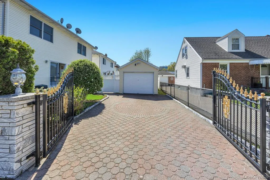 64 Cottage Place, North Hempstead, NY, 4 Bedrooms Bedrooms, 8 Rooms Rooms,3 BathroomsBathrooms,Residential,For Rent,Cottage,0,990928 64 Cottage Place, North Hempstead, NY, 4 Bedrooms Bedrooms, 8 Rooms Rooms,3 BathroomsBathrooms,Residential,For Rent,Cottage,0,990928