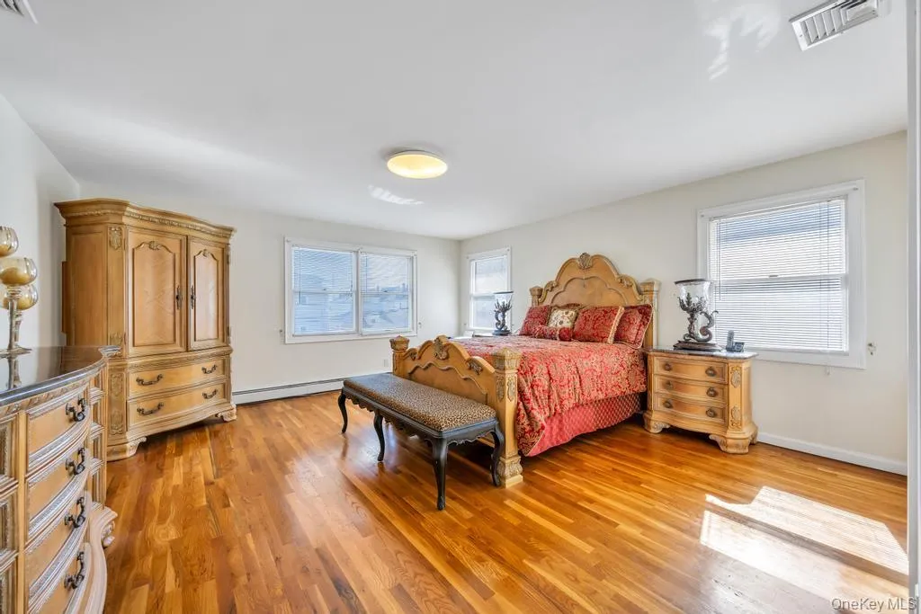 64 Cottage Place, North Hempstead, NY, 4 Bedrooms Bedrooms, 8 Rooms Rooms,3 BathroomsBathrooms,Residential,For Rent,Cottage,0,990928 64 Cottage Place, North Hempstead, NY, 4 Bedrooms Bedrooms, 8 Rooms Rooms,3 BathroomsBathrooms,Residential,For Rent,Cottage,0,990928