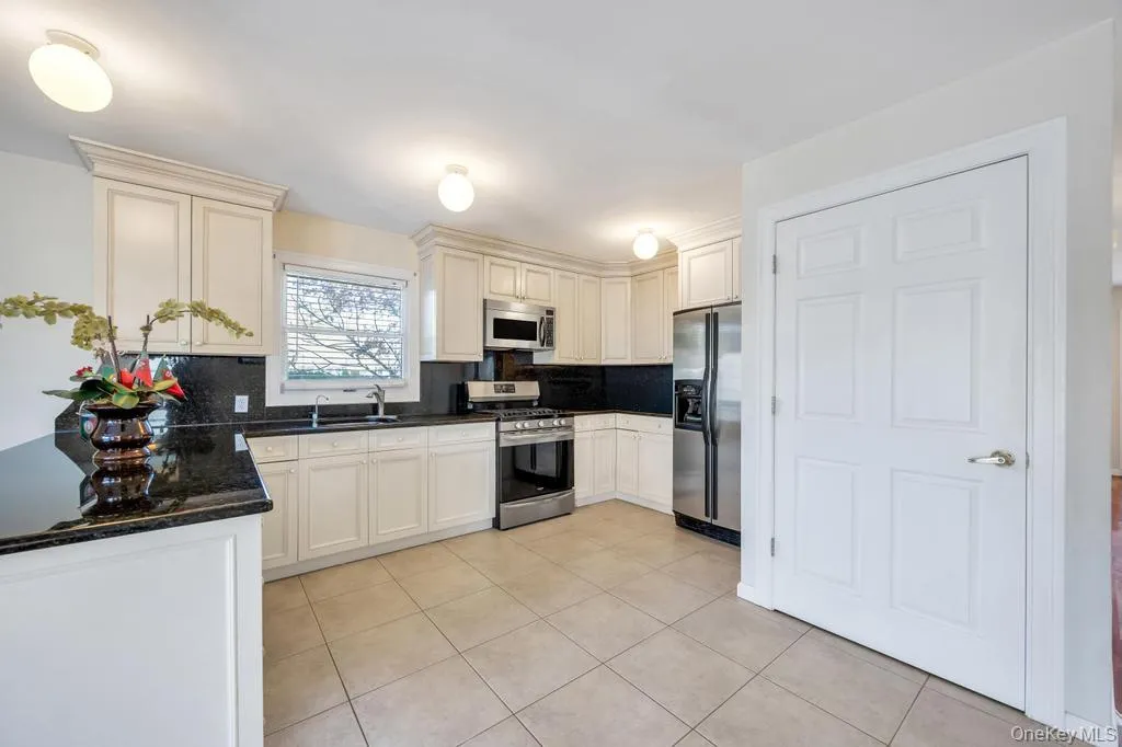 64 Cottage Place, North Hempstead, NY, 4 Bedrooms Bedrooms, 8 Rooms Rooms,3 BathroomsBathrooms,Residential,For Rent,Cottage,0,990928 64 Cottage Place, North Hempstead, NY, 4 Bedrooms Bedrooms, 8 Rooms Rooms,3 BathroomsBathrooms,Residential,For Rent,Cottage,0,990928