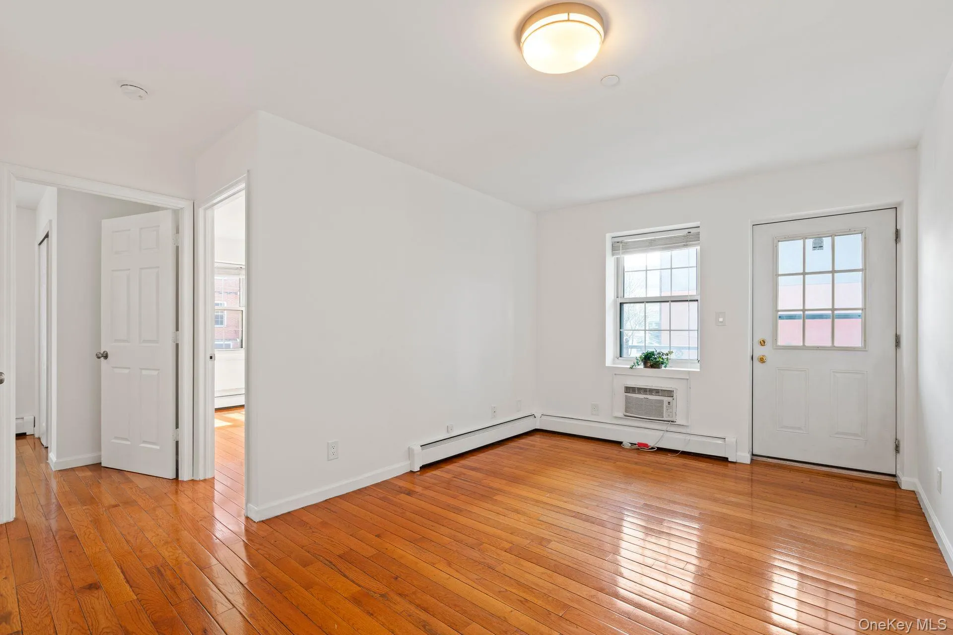 3506 Leavitt Street, New York, NY, 2 Bedrooms Bedrooms, 4 Rooms Rooms,1 BathroomBathrooms,Residential,For Rent,Leavitt,0,990937 3506 Leavitt Street, New York, NY, 2 Bedrooms Bedrooms, 4 Rooms Rooms,1 BathroomBathrooms,Residential,For Rent,Leavitt,0,990937