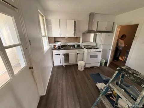 82 William Street, Yonkers, NY, 3 Bedrooms Bedrooms, 6 Rooms Rooms,1 BathroomBathrooms,Residential Lease,For Rent,William,0,990941 82 William Street, Yonkers, NY, 3 Bedrooms Bedrooms, 6 Rooms Rooms,1 BathroomBathrooms,Residential Lease,For Rent,William,0,990941