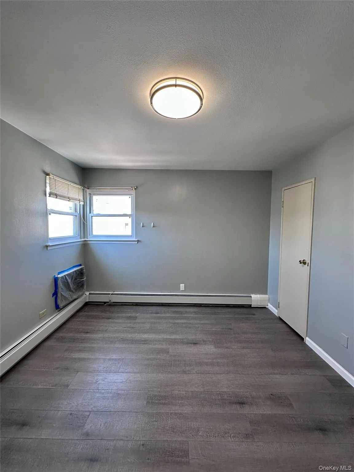 14912 83rd Street, New York, NY, 3 Bedrooms Bedrooms, 6 Rooms Rooms,2 BathroomsBathrooms,Residential Lease,For Rent,83rd,0,990953 14912 83rd Street, New York, NY, 3 Bedrooms Bedrooms, 6 Rooms Rooms,2 BathroomsBathrooms,Residential Lease,For Rent,83rd,0,990953