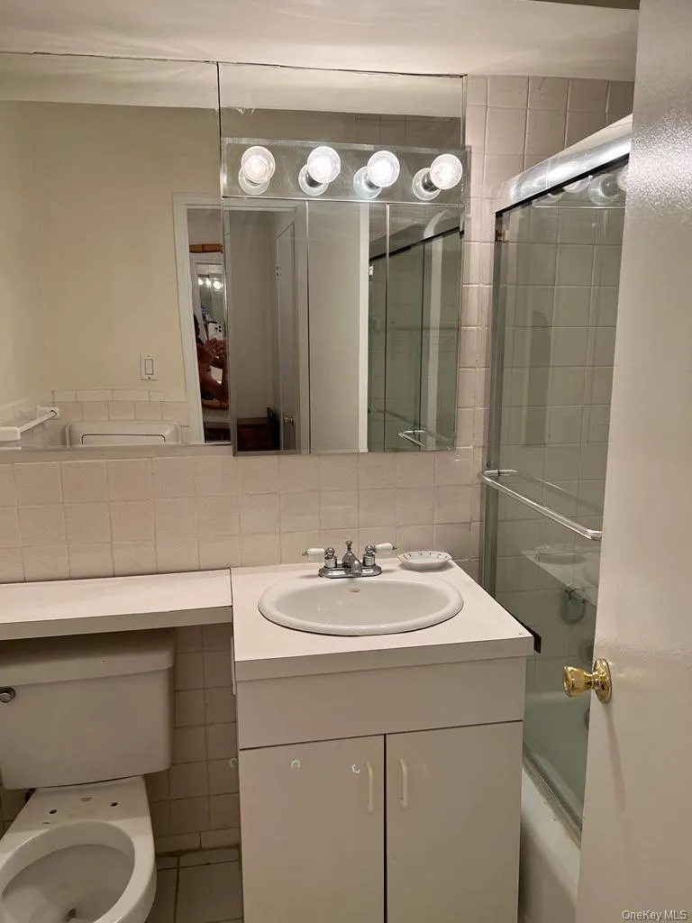 305 E 40 Street Street, New York, NY, 2 Rooms Rooms,1 BathroomBathrooms,Residential,For Rent,E 40 Street,0,990954 305 E 40 Street Street, New York, NY, 2 Rooms Rooms,1 BathroomBathrooms,Residential,For Rent,E 40 Street,0,990954