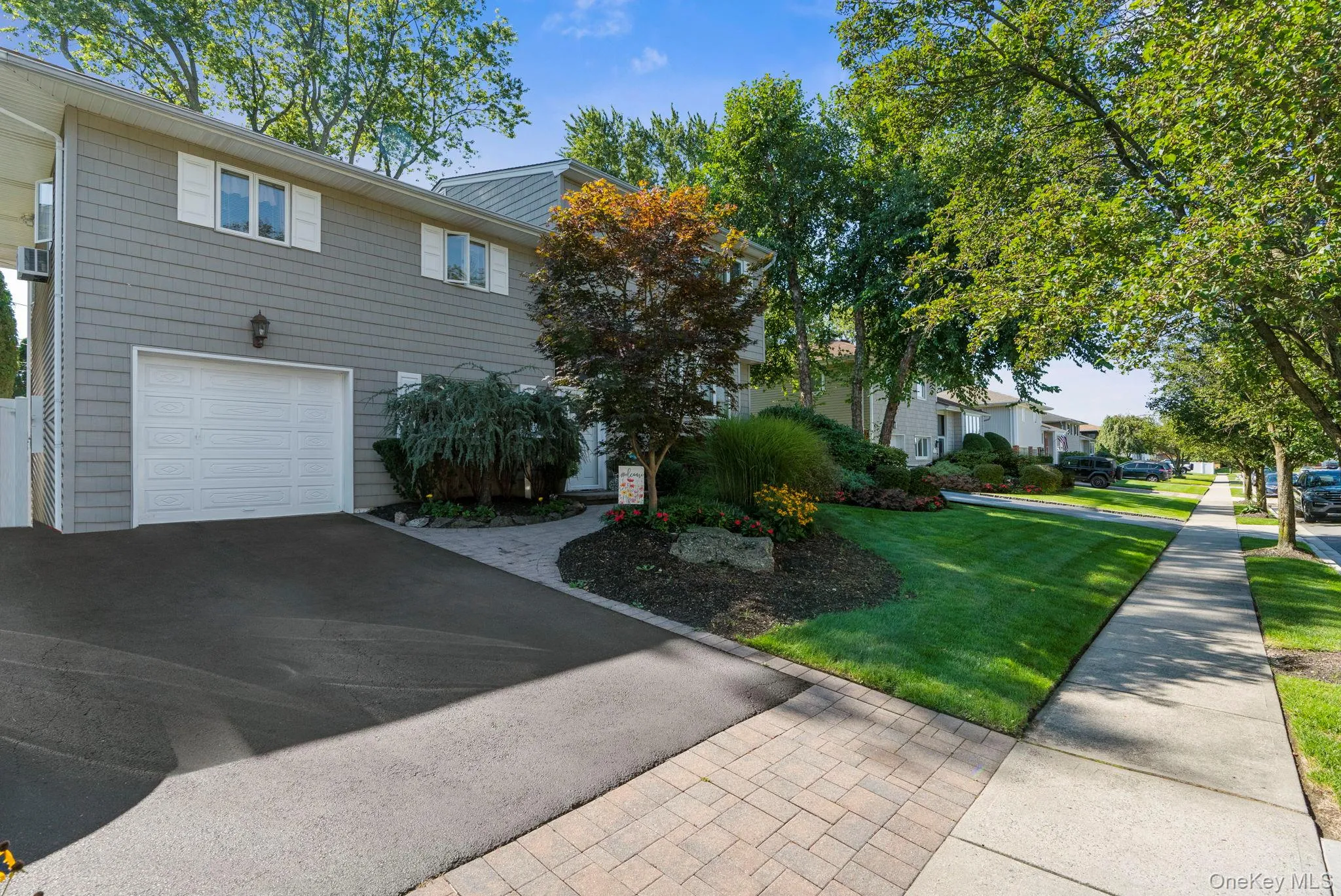 14 Jane Drive, Oyster Bay, NY, 4 Bedrooms Bedrooms, 8 Rooms Rooms,2 BathroomsBathrooms,Residential,For Rent,Jane,0,990960 14 Jane Drive, Oyster Bay, NY, 4 Bedrooms Bedrooms, 8 Rooms Rooms,2 BathroomsBathrooms,Residential,For Rent,Jane,0,990960