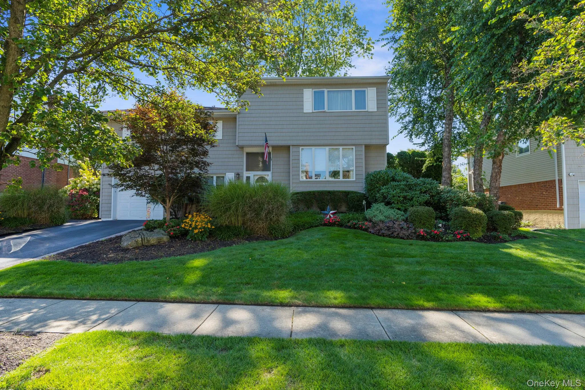 14 Jane Drive, Oyster Bay, NY, 4 Bedrooms Bedrooms, 8 Rooms Rooms,2 BathroomsBathrooms,Residential,For Rent,Jane,0,990960 14 Jane Drive, Oyster Bay, NY, 4 Bedrooms Bedrooms, 8 Rooms Rooms,2 BathroomsBathrooms,Residential,For Rent,Jane,0,990960