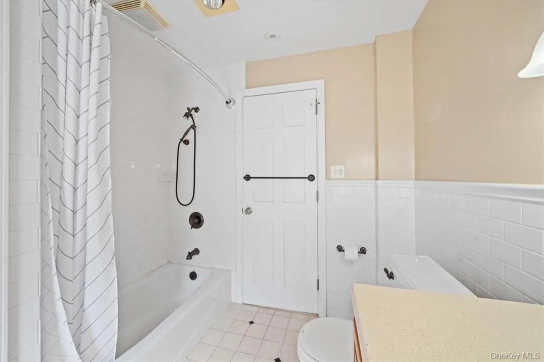 72 Grand Boulevard, Eastchester, NY, 4 Bedrooms Bedrooms, 10 Rooms Rooms,3 BathroomsBathrooms,Residential Lease,For Rent,Grand,0,990963 72 Grand Boulevard, Eastchester, NY, 4 Bedrooms Bedrooms, 10 Rooms Rooms,3 BathroomsBathrooms,Residential Lease,For Rent,Grand,0,990963