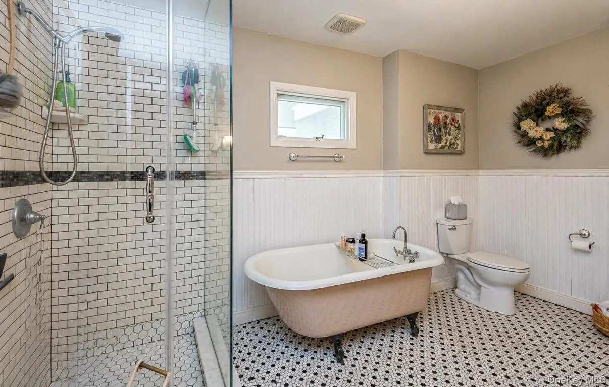 110 Red Spring Lane, Glen Cove, NY, 4 Bedrooms Bedrooms, 10 Rooms Rooms,3 BathroomsBathrooms,Residential,For Rent,Red Spring,0,990965 110 Red Spring Lane, Glen Cove, NY, 4 Bedrooms Bedrooms, 10 Rooms Rooms,3 BathroomsBathrooms,Residential,For Rent,Red Spring,0,990965