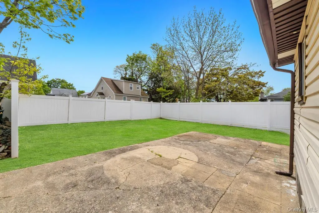 20 Ronald Place, Hempstead, NY, 4 Bedrooms Bedrooms, 7 Rooms Rooms,2 BathroomsBathrooms,Residential,For Rent,Ronald,0,990980 20 Ronald Place, Hempstead, NY, 4 Bedrooms Bedrooms, 7 Rooms Rooms,2 BathroomsBathrooms,Residential,For Rent,Ronald,0,990980
