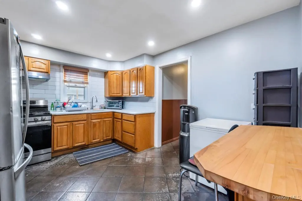 20 Ronald Place, Hempstead, NY, 4 Bedrooms Bedrooms, 7 Rooms Rooms,2 BathroomsBathrooms,Residential,For Rent,Ronald,0,990980 20 Ronald Place, Hempstead, NY, 4 Bedrooms Bedrooms, 7 Rooms Rooms,2 BathroomsBathrooms,Residential,For Rent,Ronald,0,990980