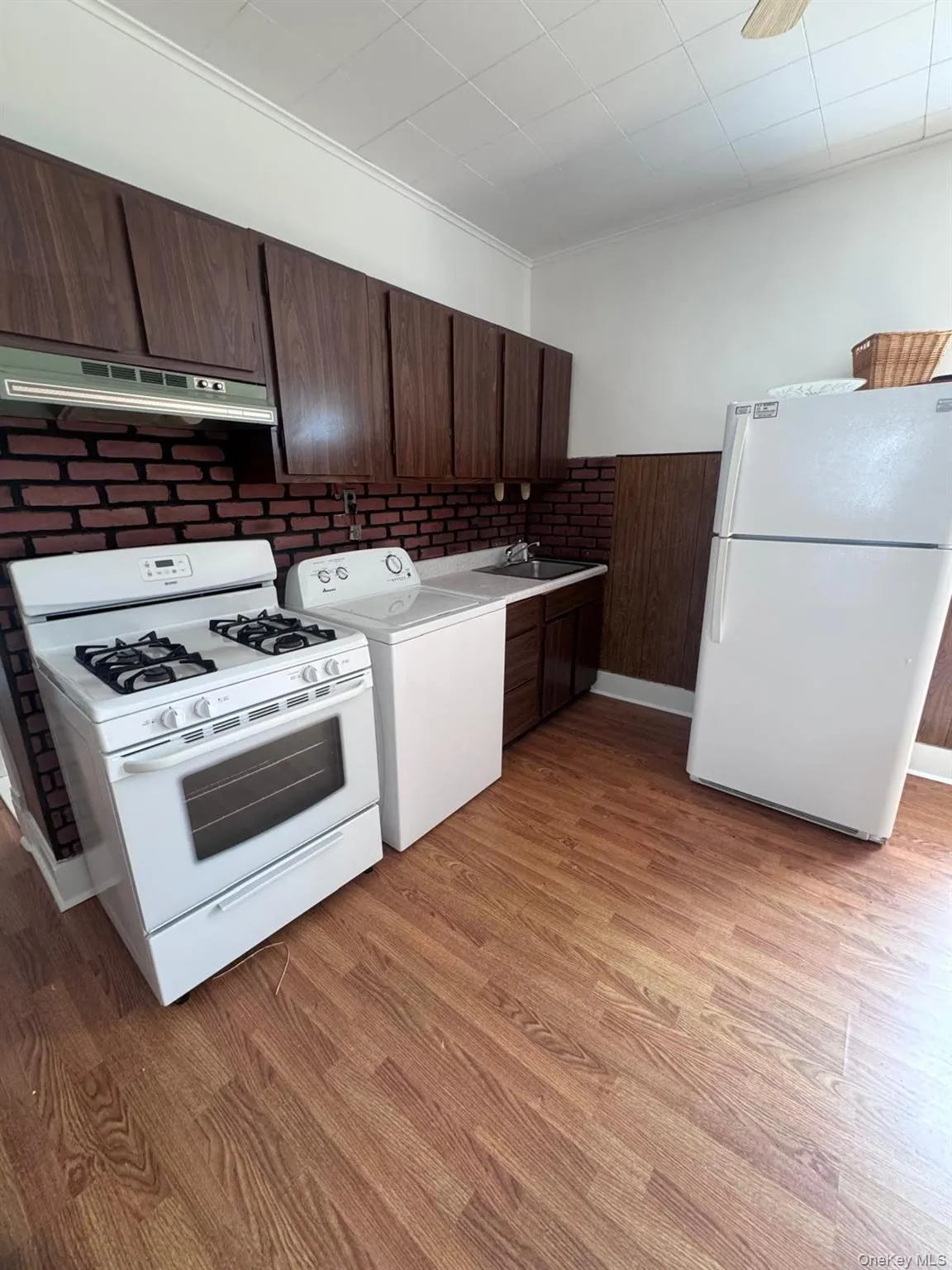 106 South Avenue, Poughkeepsie, NY, 2 Bedrooms Bedrooms, 5 Rooms Rooms,1 BathroomBathrooms,Residential Lease,For Rent,South,0,990982 106 South Avenue, Poughkeepsie, NY, 2 Bedrooms Bedrooms, 5 Rooms Rooms,1 BathroomBathrooms,Residential Lease,For Rent,South,0,990982