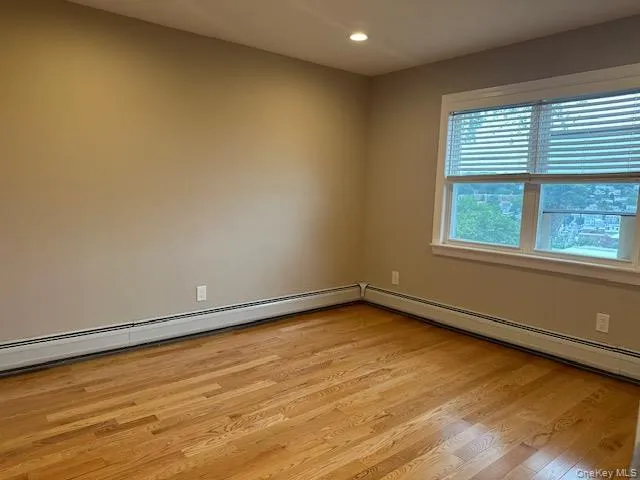 312 Edwards Place, Yonkers, NY, 3 Bedrooms Bedrooms, 8 Rooms Rooms,1 BathroomBathrooms,Residential Lease,For Rent,Edwards,0,990997 312 Edwards Place, Yonkers, NY, 3 Bedrooms Bedrooms, 8 Rooms Rooms,1 BathroomBathrooms,Residential Lease,For Rent,Edwards,0,990997