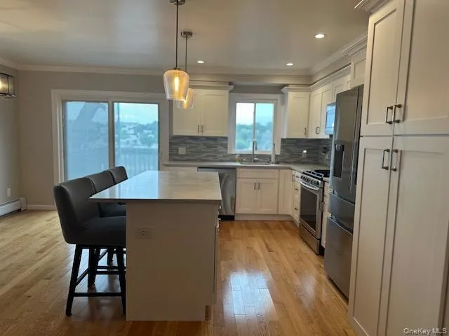 312 Edwards Place, Yonkers, NY, 3 Bedrooms Bedrooms, 8 Rooms Rooms,1 BathroomBathrooms,Residential Lease,For Rent,Edwards,0,990997 312 Edwards Place, Yonkers, NY, 3 Bedrooms Bedrooms, 8 Rooms Rooms,1 BathroomBathrooms,Residential Lease,For Rent,Edwards,0,990997