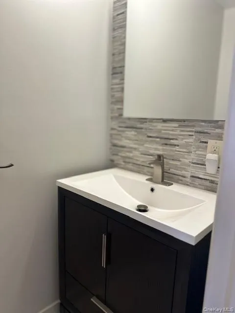312 Edwards Place, Yonkers, NY, 3 Bedrooms Bedrooms, 8 Rooms Rooms,1 BathroomBathrooms,Residential Lease,For Rent,Edwards,0,990997 312 Edwards Place, Yonkers, NY, 3 Bedrooms Bedrooms, 8 Rooms Rooms,1 BathroomBathrooms,Residential Lease,For Rent,Edwards,0,990997