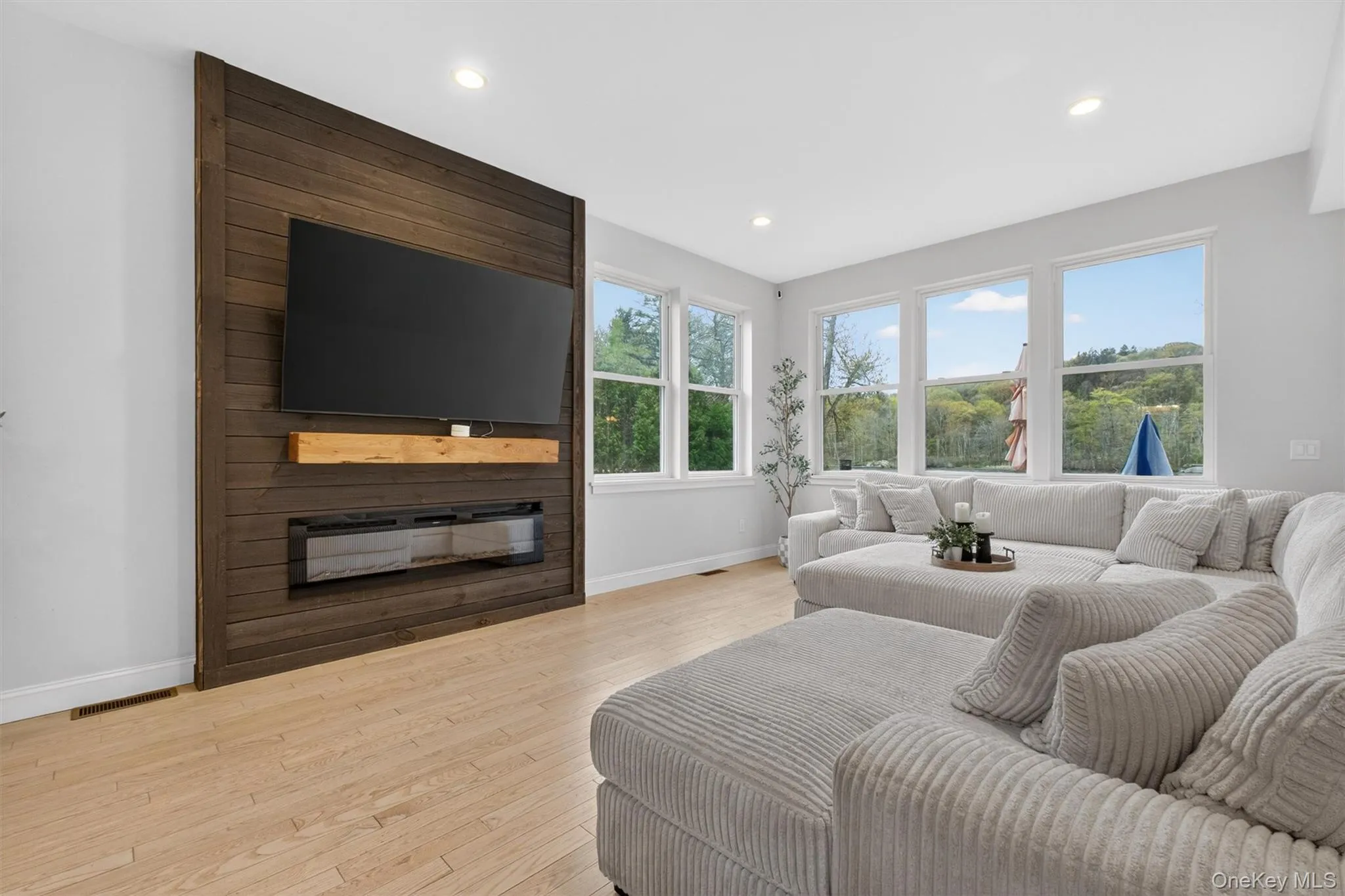 21 Kent Lake Avenue, Kent, NY, 3 Bedrooms Bedrooms, 7 Rooms Rooms,2 BathroomsBathrooms,Residential,For Rent,Kent Lake,0,991018 21 Kent Lake Avenue, Kent, NY, 3 Bedrooms Bedrooms, 7 Rooms Rooms,2 BathroomsBathrooms,Residential,For Rent,Kent Lake,0,991018