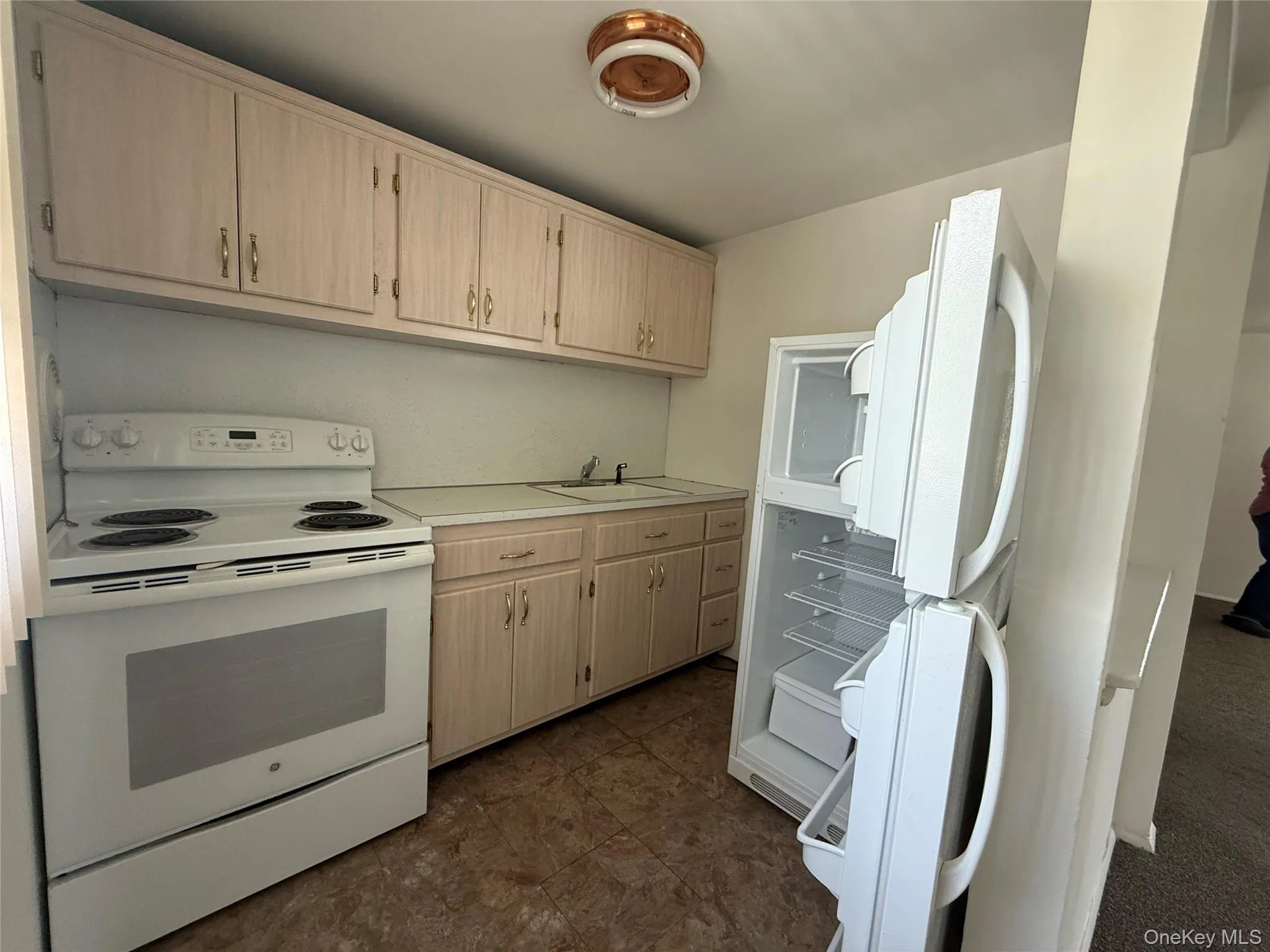31 Lenox Avenue, North Hempstead, NY, 2 Bedrooms Bedrooms, 5 Rooms Rooms,1 BathroomBathrooms,Residential Lease,For Rent,Lenox,0,991019 31 Lenox Avenue, North Hempstead, NY, 2 Bedrooms Bedrooms, 5 Rooms Rooms,1 BathroomBathrooms,Residential Lease,For Rent,Lenox,0,991019