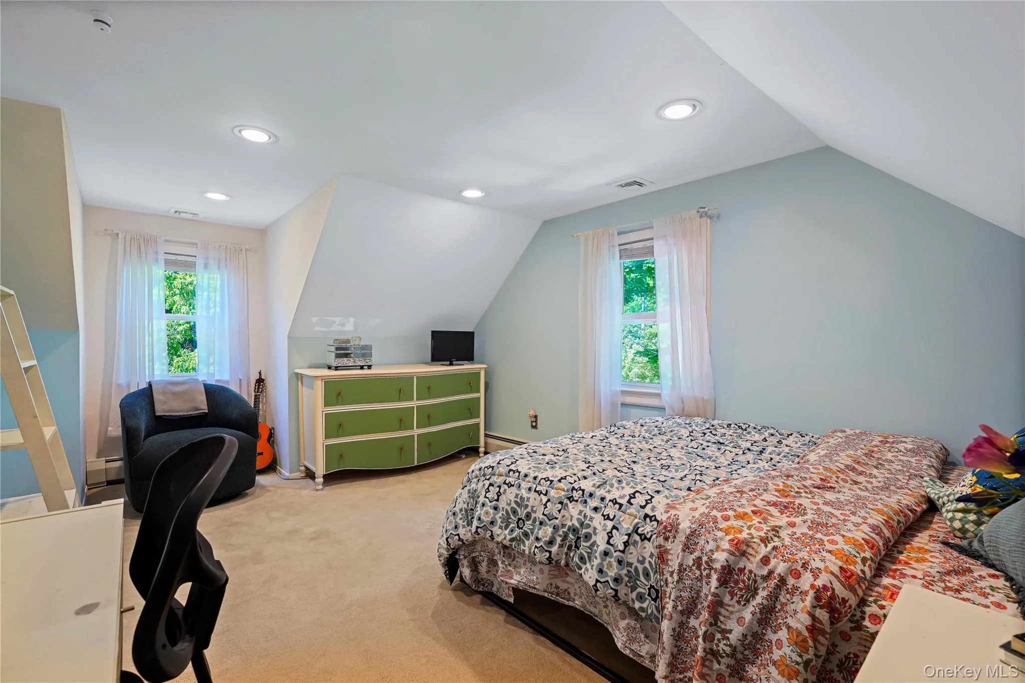 3nd bedroom on the 2nd floor 3nd bedroom on the 2nd floor