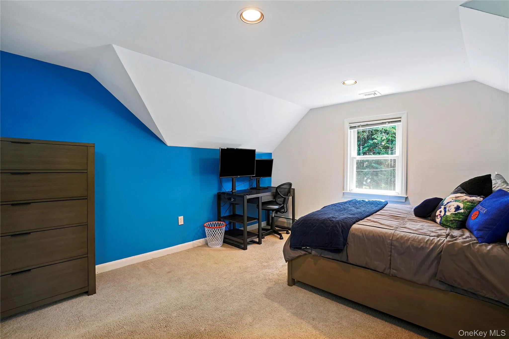 4nd bedroom on the 2nd floor 4nd bedroom on the 2nd floor