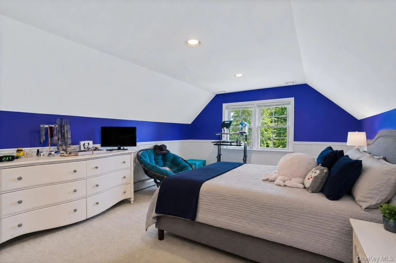 2nd bedroom on the 2nd floor 2nd bedroom on the 2nd floor