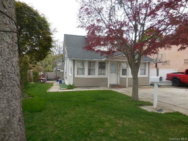 211 Lowndes Avenue, Huntington, NY, 4 Bedrooms Bedrooms, 7 Rooms Rooms,1 BathroomBathrooms,Residential,For Rent,Lowndes,0,991043 211 Lowndes Avenue, Huntington, NY, 4 Bedrooms Bedrooms, 7 Rooms Rooms,1 BathroomBathrooms,Residential,For Rent,Lowndes,0,991043