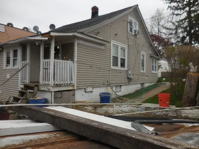 211 Lowndes Avenue, Huntington, NY, 4 Bedrooms Bedrooms, 7 Rooms Rooms,1 BathroomBathrooms,Residential,For Rent,Lowndes,0,991043 211 Lowndes Avenue, Huntington, NY, 4 Bedrooms Bedrooms, 7 Rooms Rooms,1 BathroomBathrooms,Residential,For Rent,Lowndes,0,991043