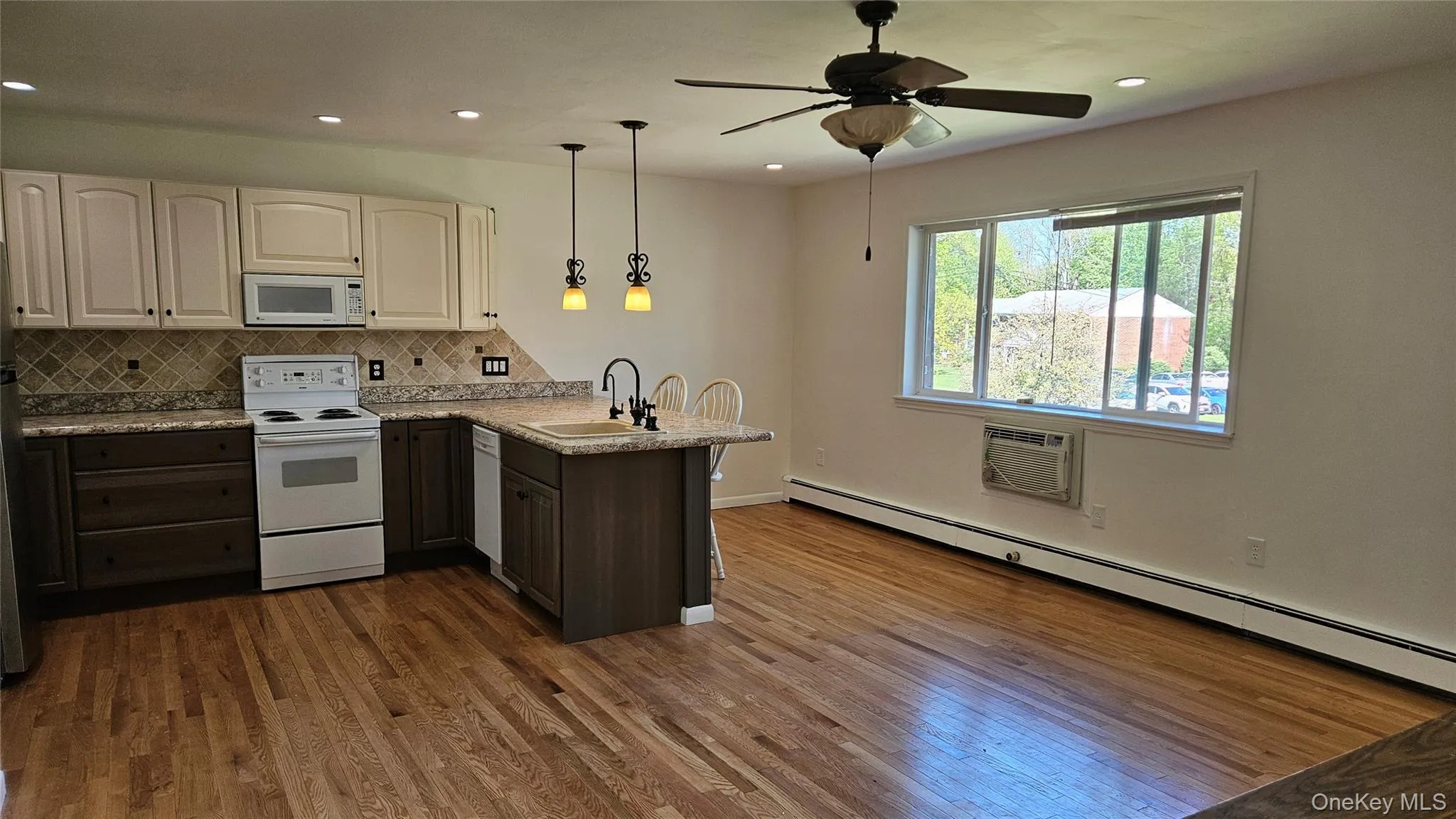 76 Manor Drive, Cornwall, NY, 1 Bedroom Bedrooms, 3 Rooms Rooms,1 BathroomBathrooms,Residential Lease,For Rent,Manor,0,991098 76 Manor Drive, Cornwall, NY, 1 Bedroom Bedrooms, 3 Rooms Rooms,1 BathroomBathrooms,Residential Lease,For Rent,Manor,0,991098