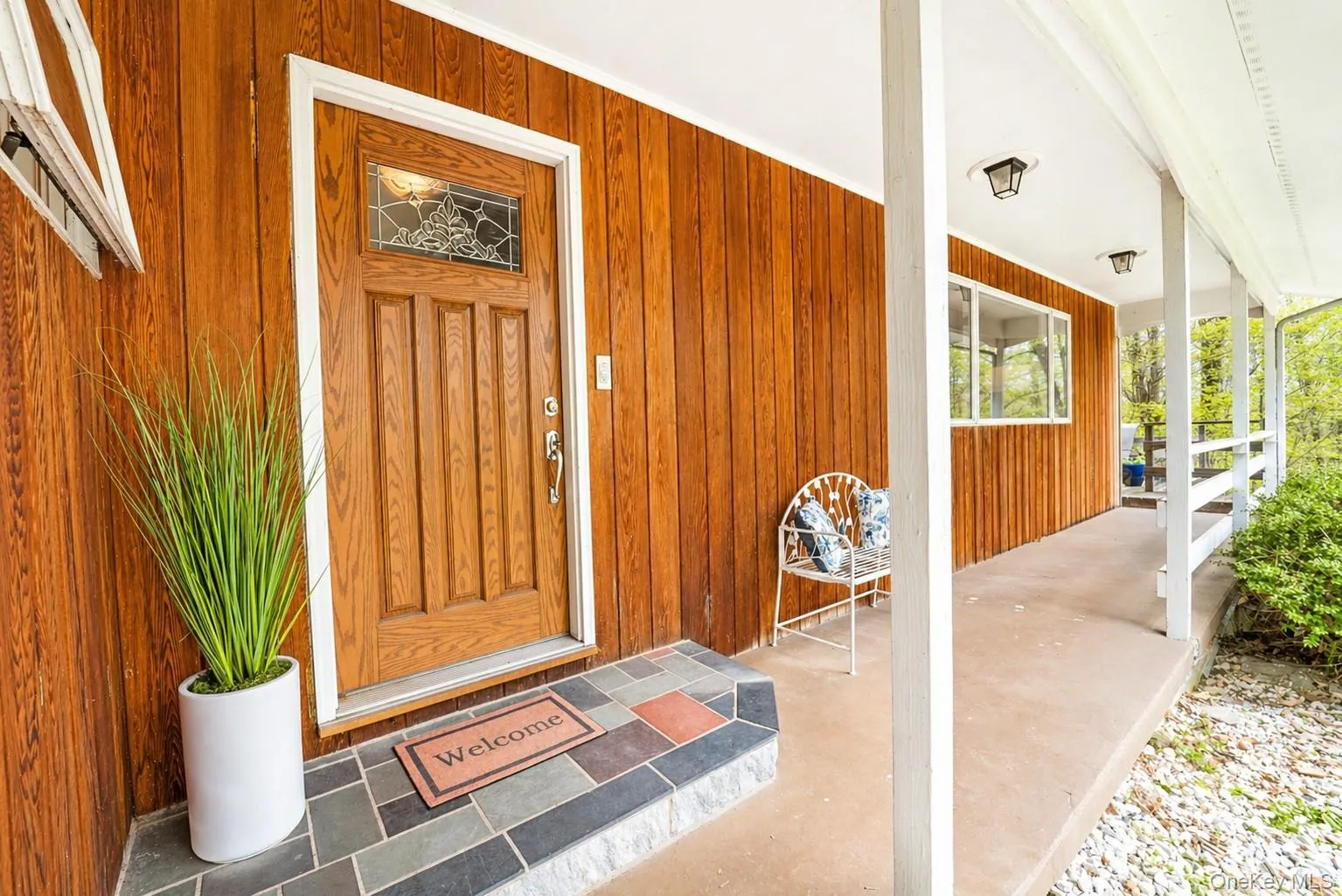 A warm and inviting entry welcomes you to the retreat you’ve been waiting for. A warm and inviting entry welcomes you to the retreat you’ve been waiting for.