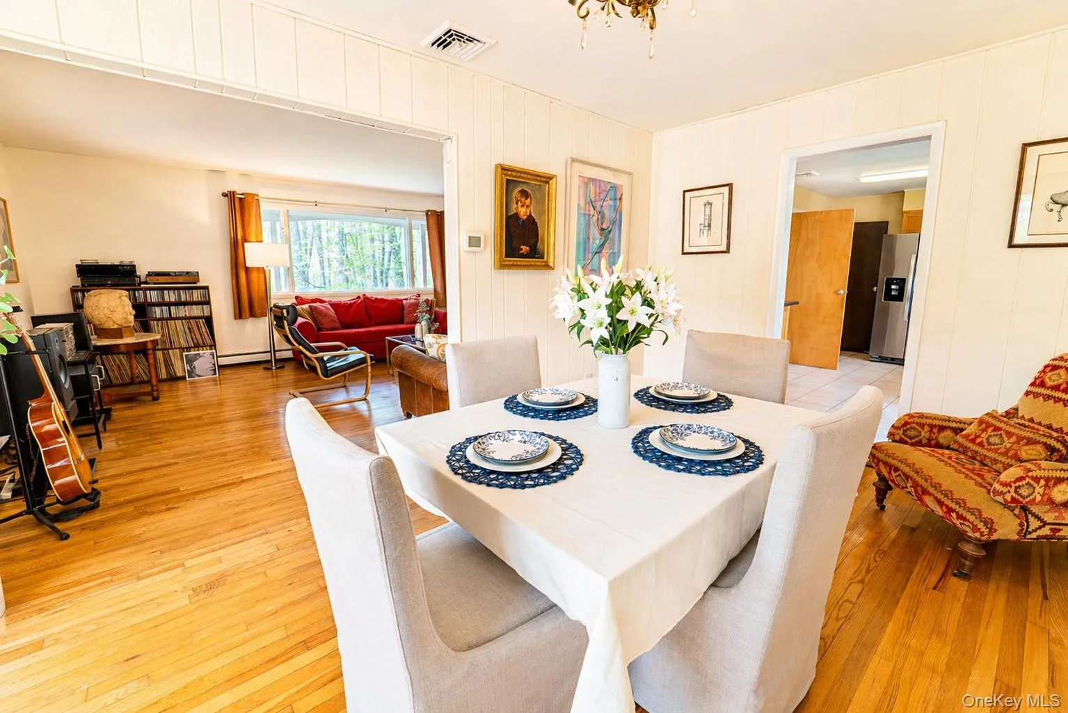A wonderful view of the dining room highlights the ideal setting for family meals and gatherings. A wonderful view of the dining room highlights the ideal setting for family meals and gatherings.