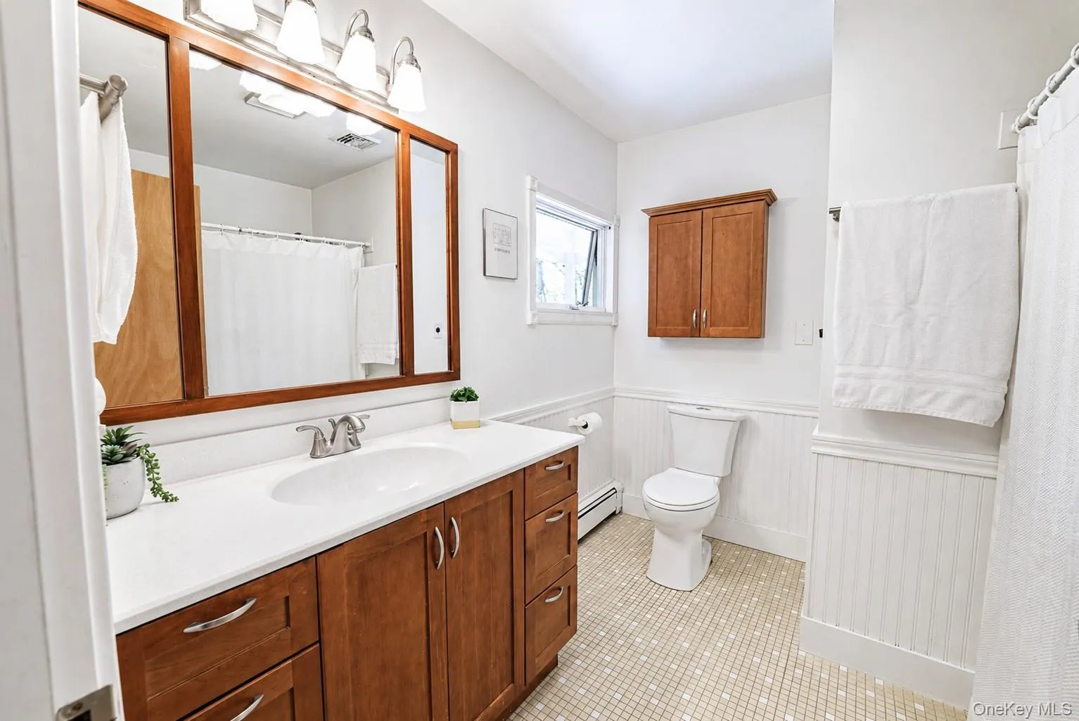 Hallway bath with tub. Hallway bath with tub.