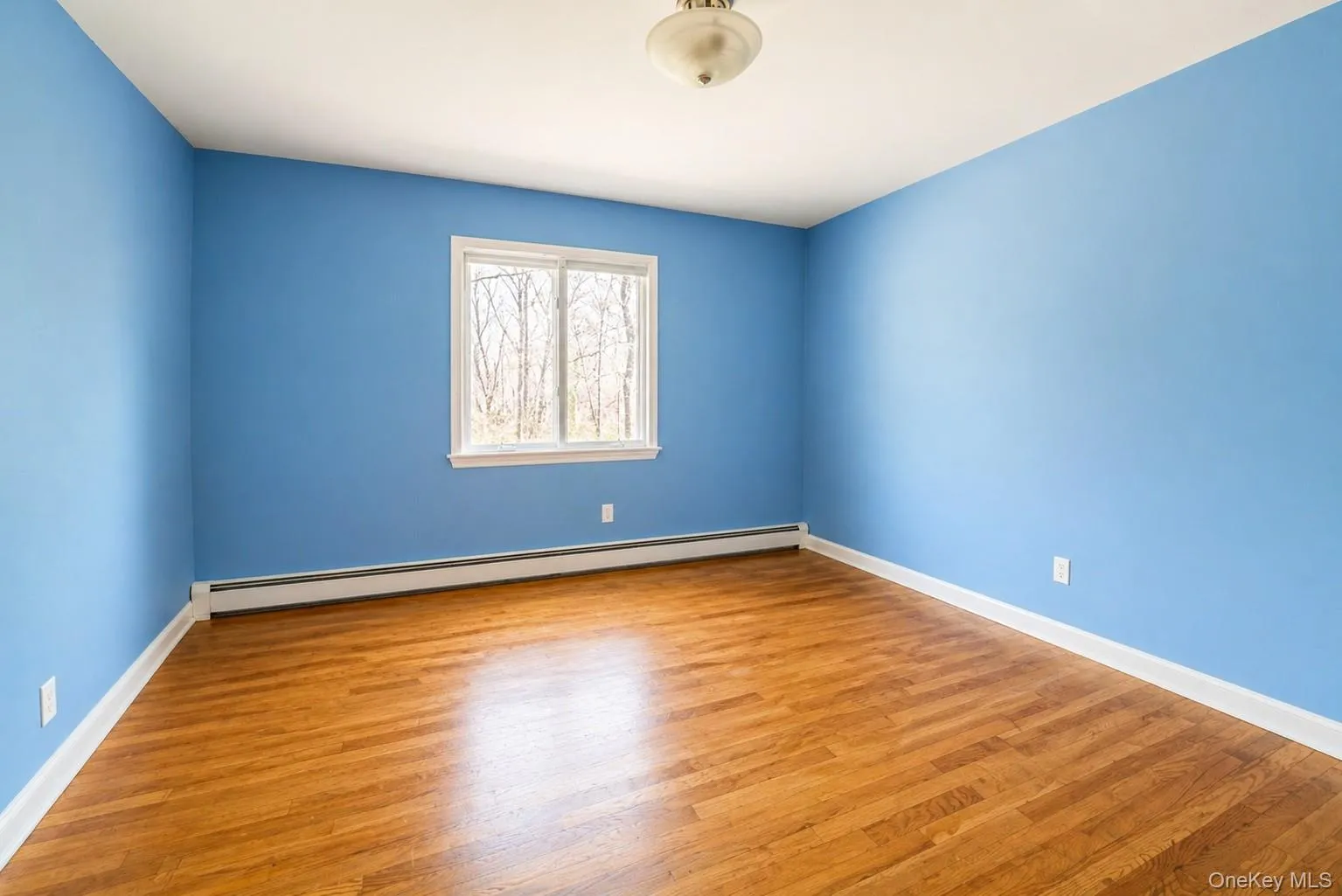 Third bedroom empty. Third bedroom empty.