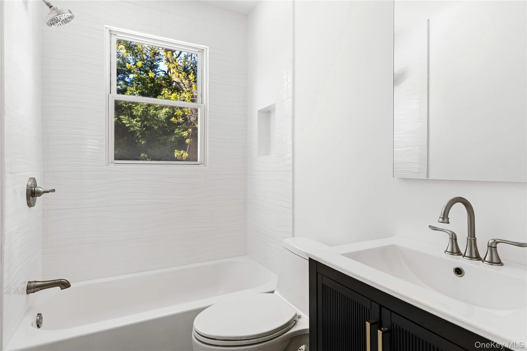 17 June Avenue, Oyster Bay, NY, 4 Bedrooms Bedrooms, 9 Rooms Rooms,2 BathroomsBathrooms,Residential,For Rent,June,0,991119 17 June Avenue, Oyster Bay, NY, 4 Bedrooms Bedrooms, 9 Rooms Rooms,2 BathroomsBathrooms,Residential,For Rent,June,0,991119