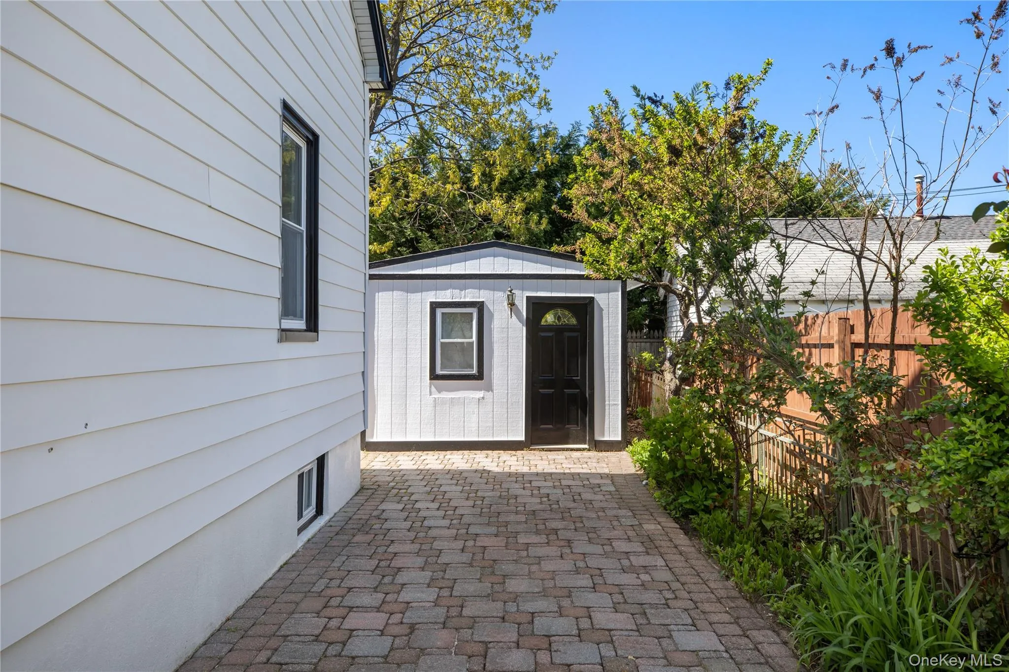 17 June Avenue, Oyster Bay, NY, 4 Bedrooms Bedrooms, 9 Rooms Rooms,2 BathroomsBathrooms,Residential,For Rent,June,0,991119 17 June Avenue, Oyster Bay, NY, 4 Bedrooms Bedrooms, 9 Rooms Rooms,2 BathroomsBathrooms,Residential,For Rent,June,0,991119