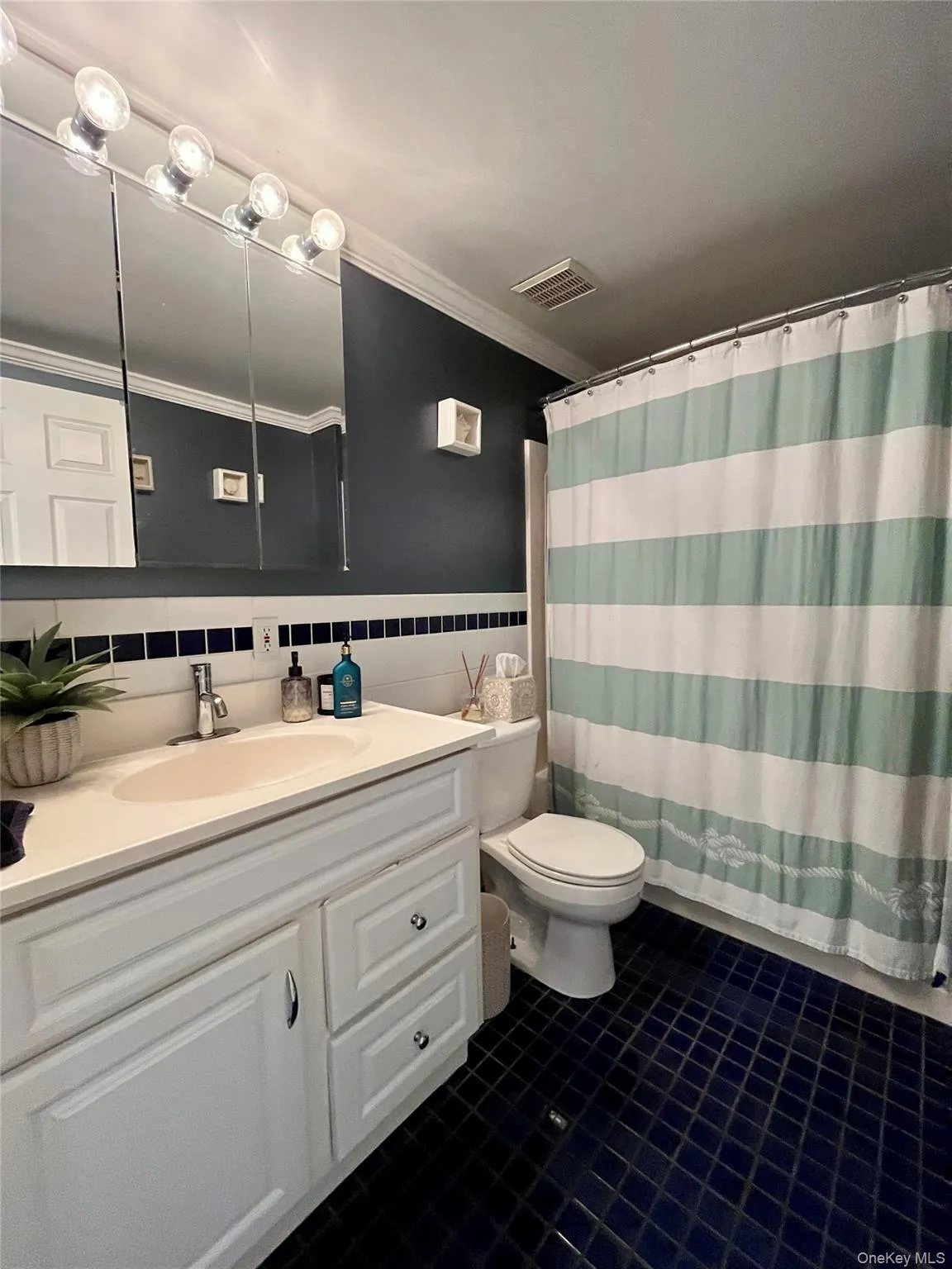23 Edgewood Drive, Monroe, NY, 4 Bedrooms Bedrooms, 7 Rooms Rooms,2 BathroomsBathrooms,Residential,For Rent,Edgewood,0,991126 23 Edgewood Drive, Monroe, NY, 4 Bedrooms Bedrooms, 7 Rooms Rooms,2 BathroomsBathrooms,Residential,For Rent,Edgewood,0,991126