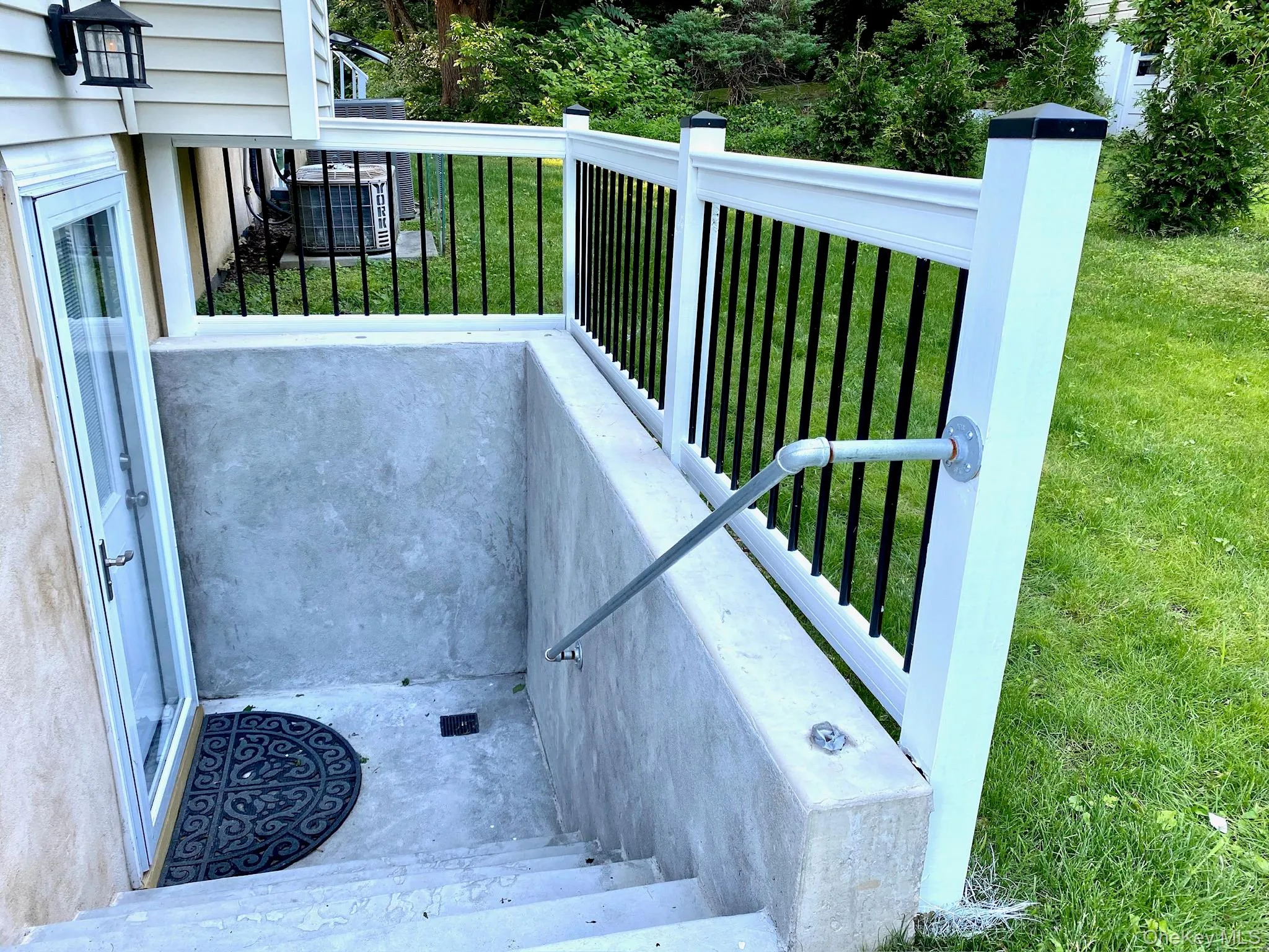 63A Cannon Court, Huntington, NY, 1 Bedroom Bedrooms, 4 Rooms Rooms,1 BathroomBathrooms,Residential Lease,For Rent,Cannon,0,991132 63A Cannon Court, Huntington, NY, 1 Bedroom Bedrooms, 4 Rooms Rooms,1 BathroomBathrooms,Residential Lease,For Rent,Cannon,0,991132