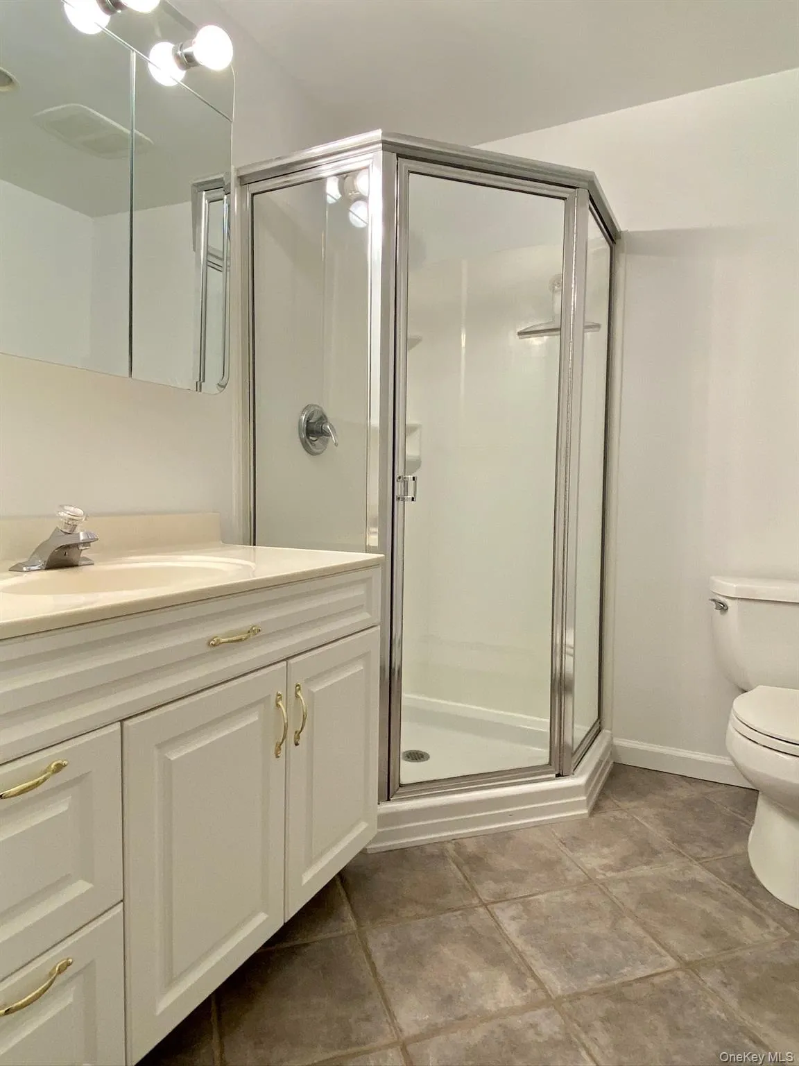 BATHROOM BATHROOM