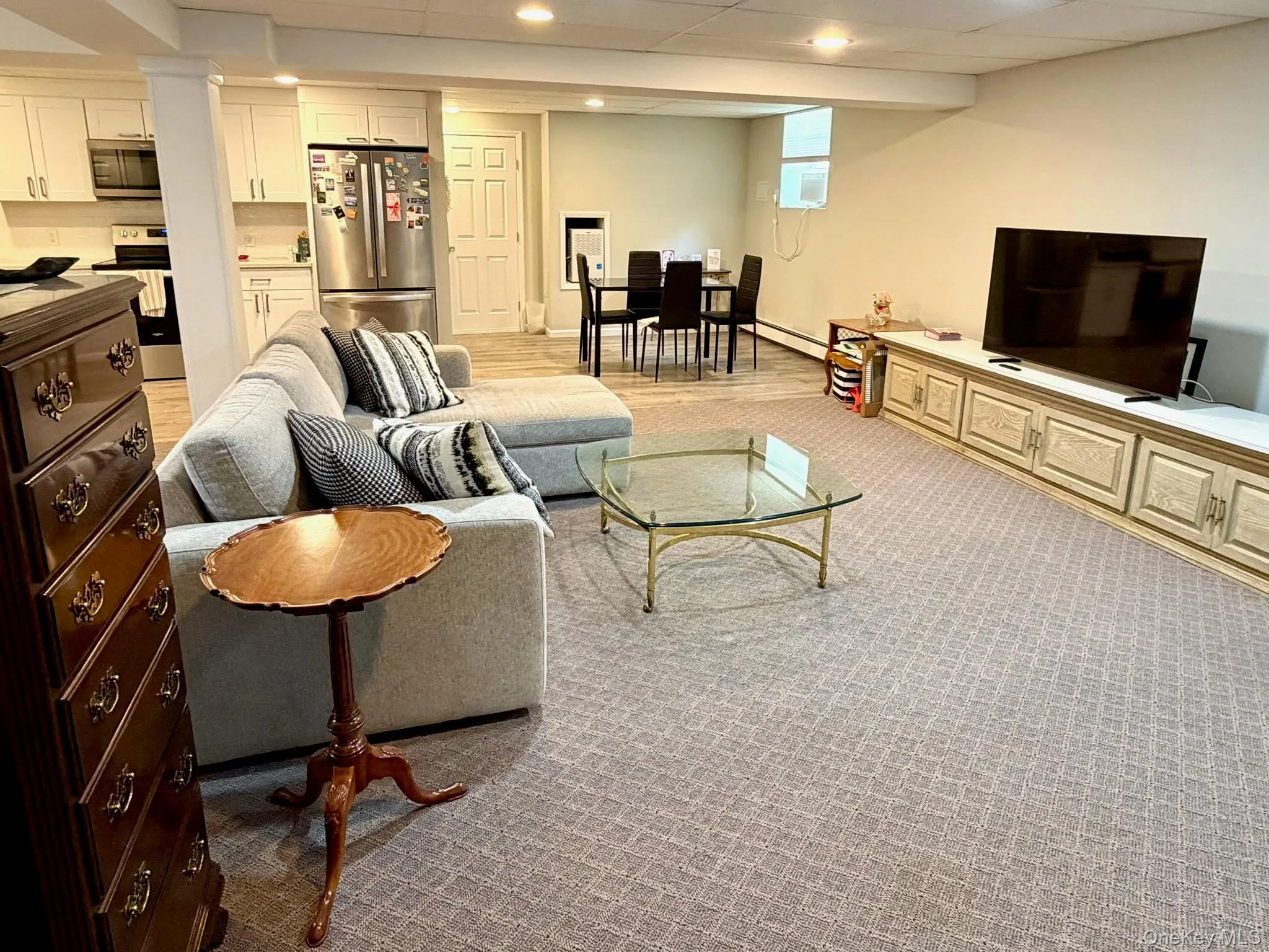 LIVING AREA LIVING AREA