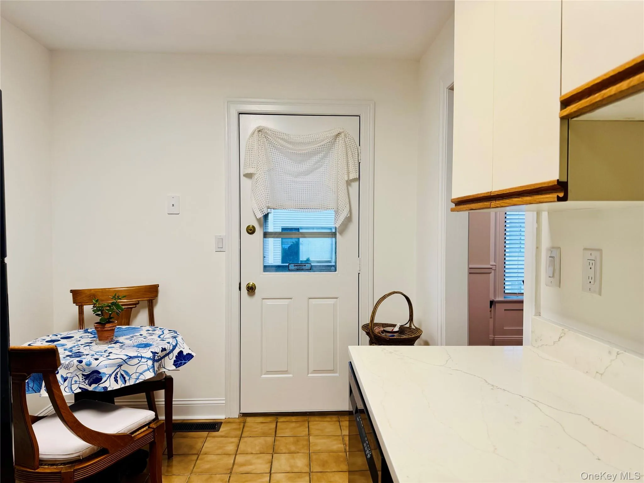 1 Kings Court, Clarkstown, NY, 1 Bedroom Bedrooms, 4 Rooms Rooms,1 BathroomBathrooms,Residential Lease,For Rent,Kings,0,991133 1 Kings Court, Clarkstown, NY, 1 Bedroom Bedrooms, 4 Rooms Rooms,1 BathroomBathrooms,Residential Lease,For Rent,Kings,0,991133
