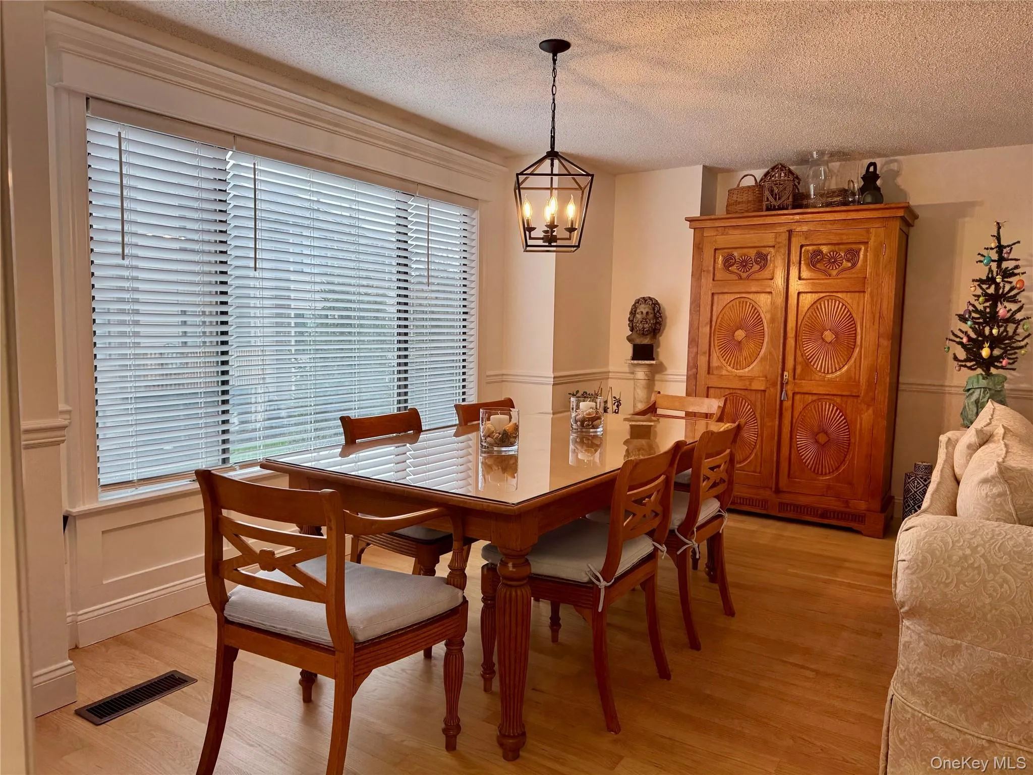 1 Kings Court, Clarkstown, NY, 1 Bedroom Bedrooms, 4 Rooms Rooms,1 BathroomBathrooms,Residential Lease,For Rent,Kings,0,991133 1 Kings Court, Clarkstown, NY, 1 Bedroom Bedrooms, 4 Rooms Rooms,1 BathroomBathrooms,Residential Lease,For Rent,Kings,0,991133