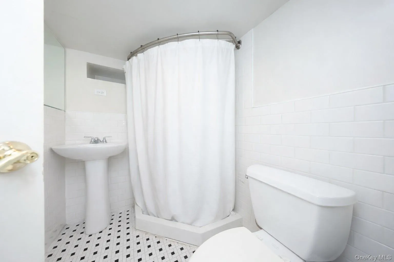 1541 95th Street, New York, NY, 3 Bedrooms Bedrooms, 6 Rooms Rooms,2 BathroomsBathrooms,Residential Sale,For Rent,95th,0,991147 1541 95th Street, New York, NY, 3 Bedrooms Bedrooms, 6 Rooms Rooms,2 BathroomsBathrooms,Residential Sale,For Rent,95th,0,991147