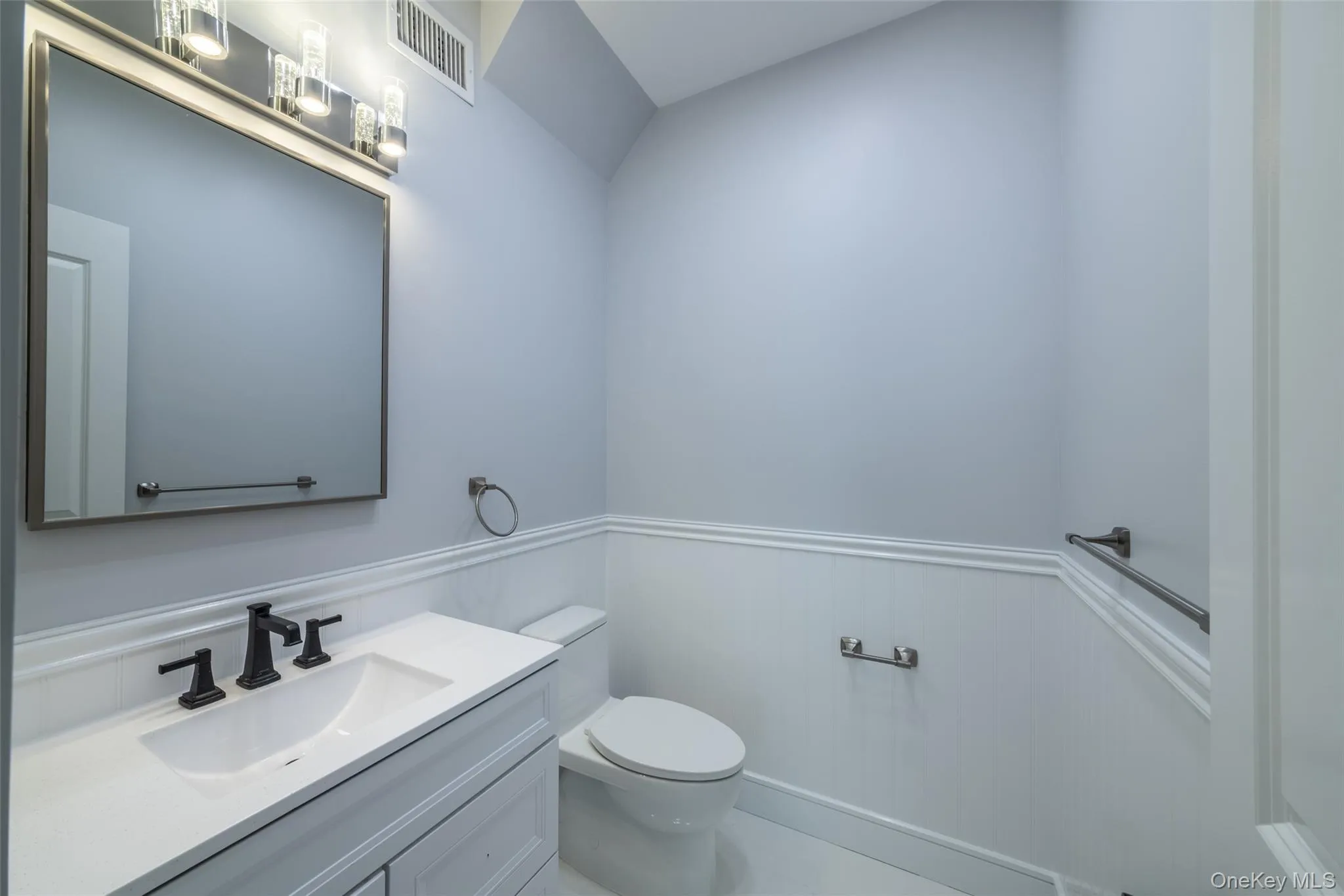 19 Beverly Road, New Rochelle, NY, 5 Bedrooms Bedrooms, 12 Rooms Rooms,5 BathroomsBathrooms,Residential,For Rent,Beverly,0,991161 19 Beverly Road, New Rochelle, NY, 5 Bedrooms Bedrooms, 12 Rooms Rooms,5 BathroomsBathrooms,Residential,For Rent,Beverly,0,991161