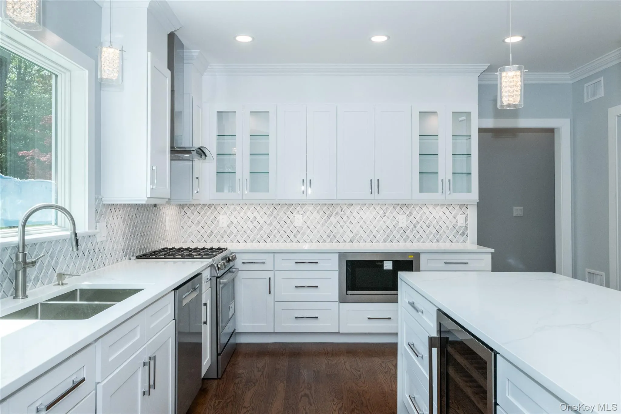 19 Beverly Road, New Rochelle, NY, 5 Bedrooms Bedrooms, 12 Rooms Rooms,5 BathroomsBathrooms,Residential,For Rent,Beverly,0,991161 19 Beverly Road, New Rochelle, NY, 5 Bedrooms Bedrooms, 12 Rooms Rooms,5 BathroomsBathrooms,Residential,For Rent,Beverly,0,991161