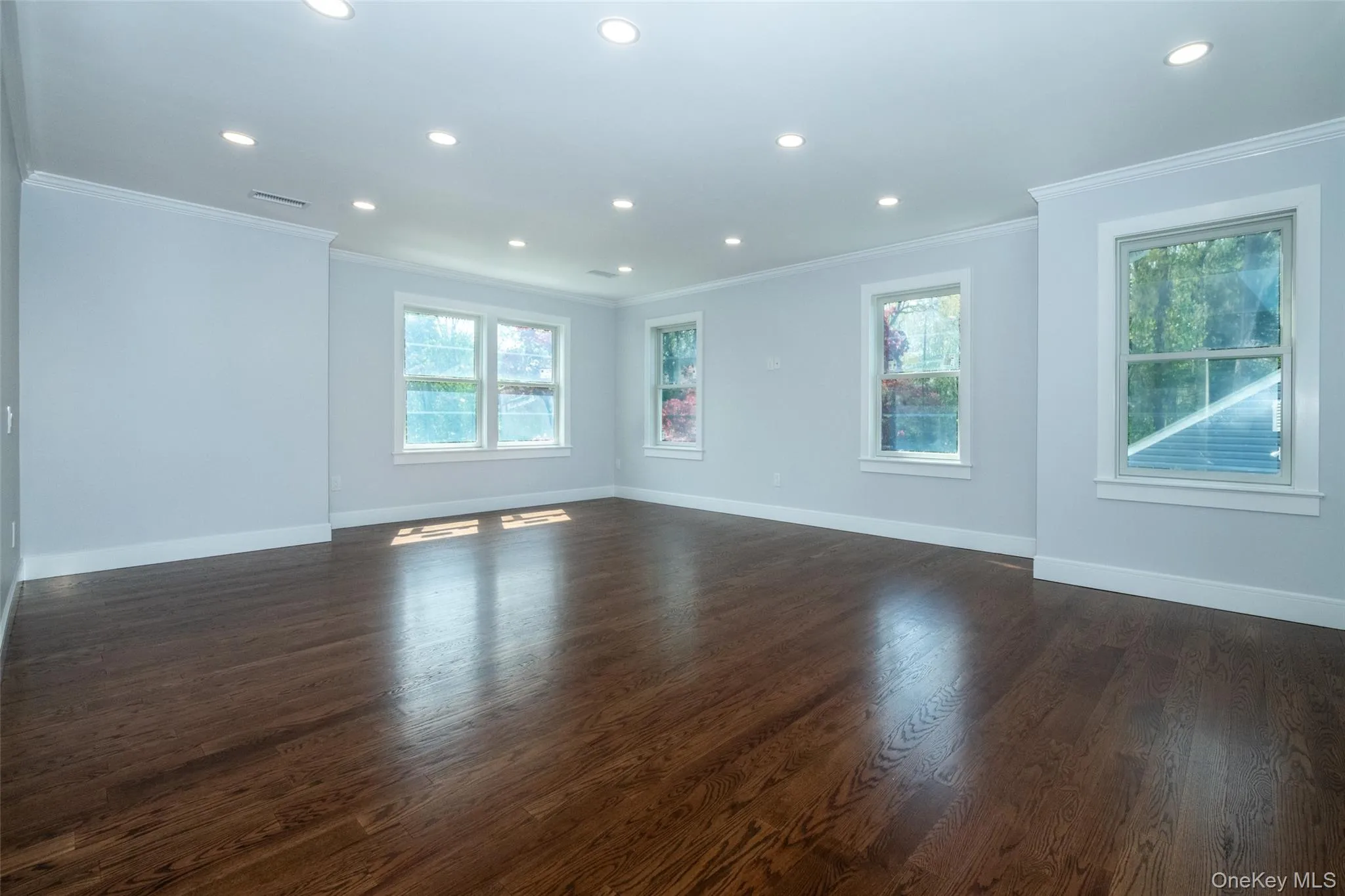 19 Beverly Road, New Rochelle, NY, 5 Bedrooms Bedrooms, 12 Rooms Rooms,5 BathroomsBathrooms,Residential,For Rent,Beverly,0,991161 19 Beverly Road, New Rochelle, NY, 5 Bedrooms Bedrooms, 12 Rooms Rooms,5 BathroomsBathrooms,Residential,For Rent,Beverly,0,991161